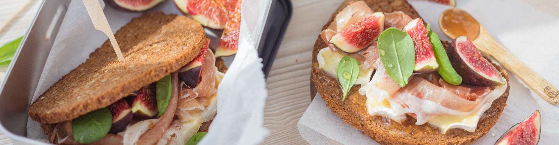 Sendvič s pršutem a fíky