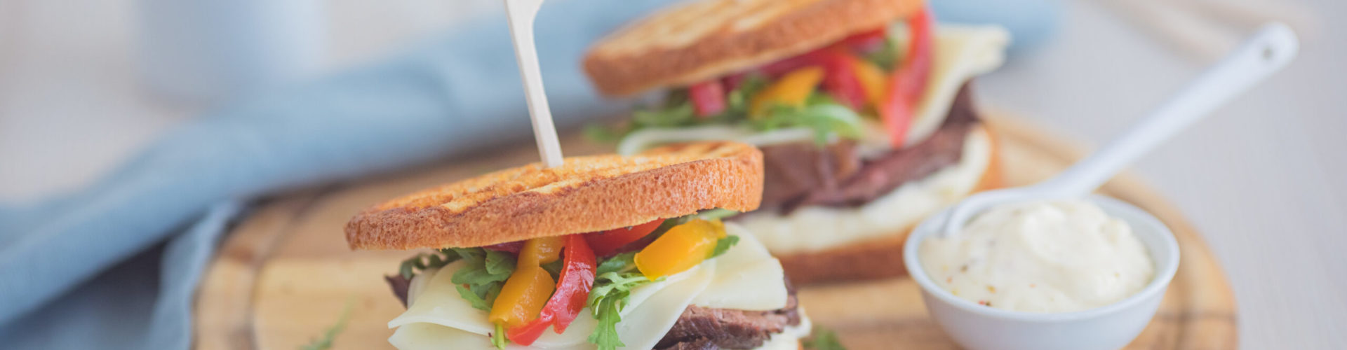 Steak v sendviči s citronovou majonézou