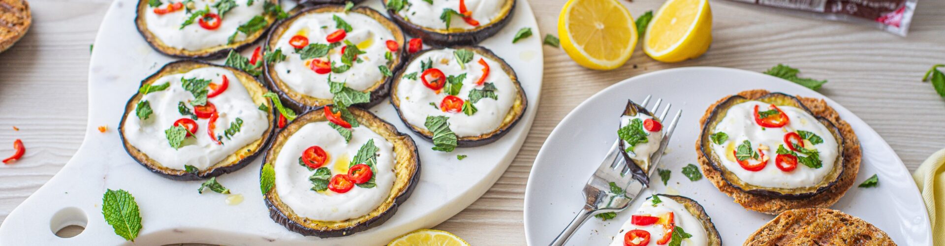 Grilovaný lilek s jogurtovým dipem